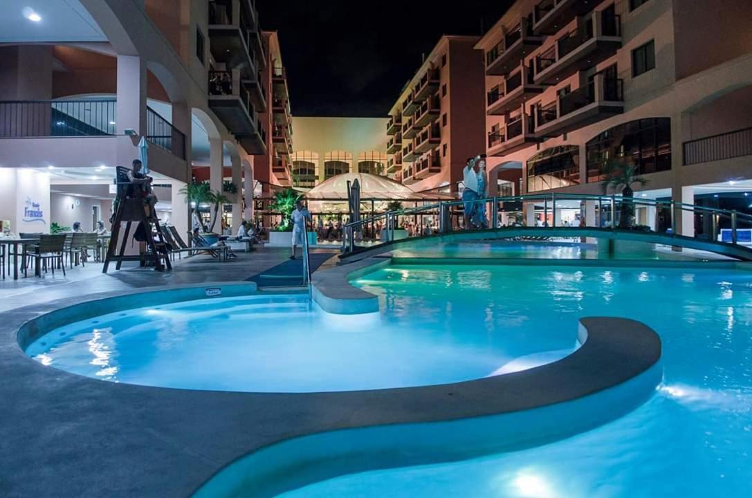 Apto pés na areia em Hotel Jurere Beach Jurere Internacional Florianopolis Exterior foto